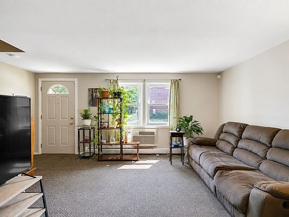 3rd image of 48 Manor Ct #48