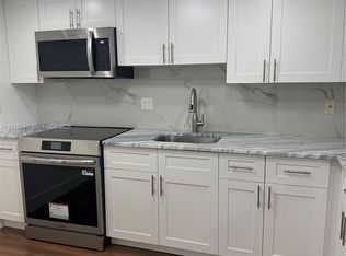 3490 Foxcroft Rd #B114, Hollywood, FL 33025