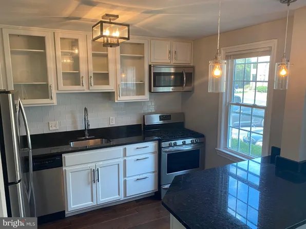 6733 W Wakefield Dr APT A2, Alexandria, VA 22307