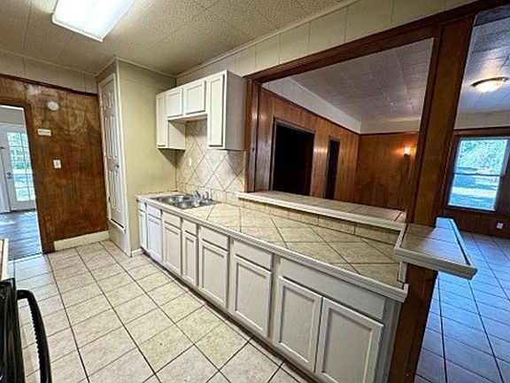 5th image of 4150 Maddox St