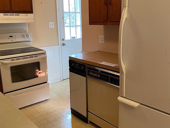 5th image of 103 Winding Ln