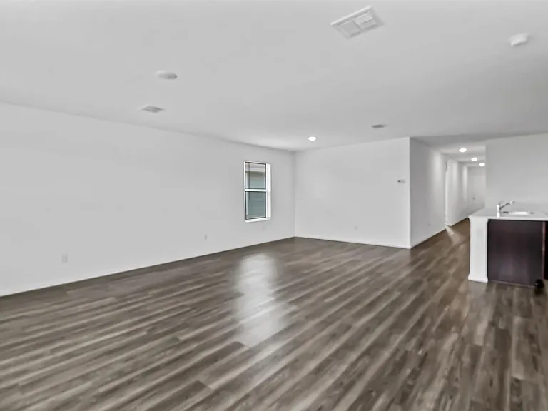 518 Olmstead Dr — Photo 16