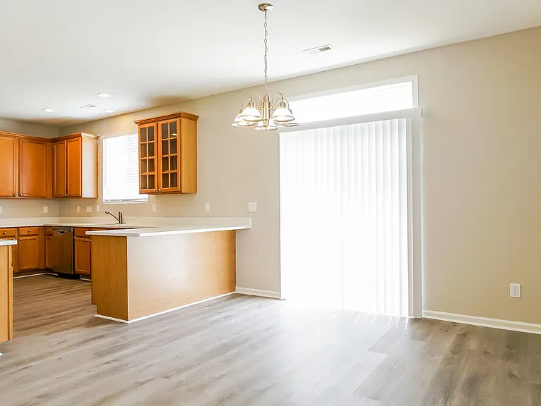 5200 Tant Cir — Photo 8