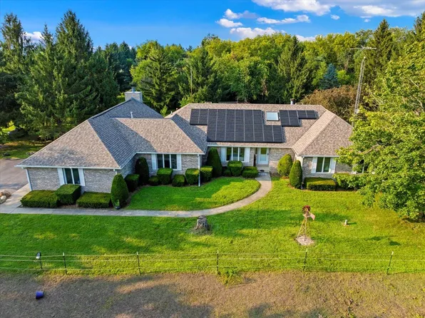 15412 Saint Patrick Rd, Woodstock, IL 60098