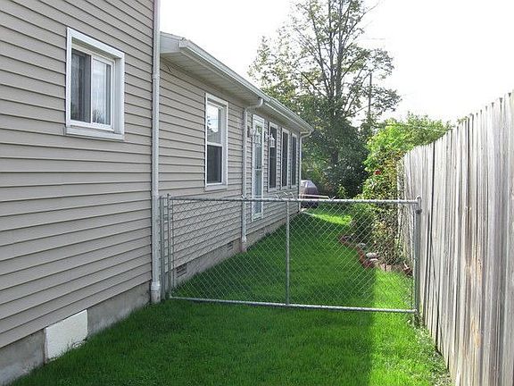3rd image of 108 E Guy St