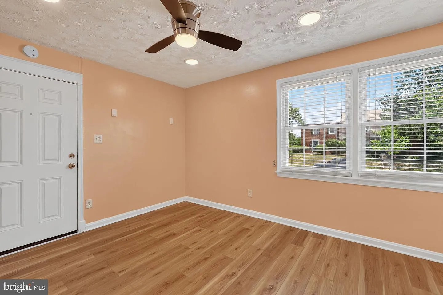2 bed, 768 sqft, $1,850 — Photo 3