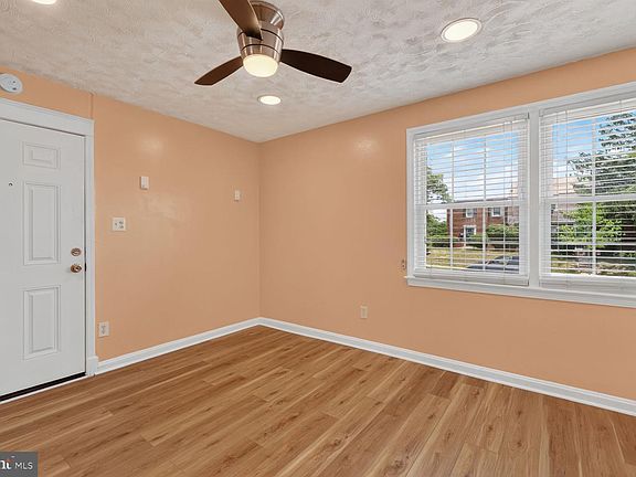 3rd image of 2437 Iverson St