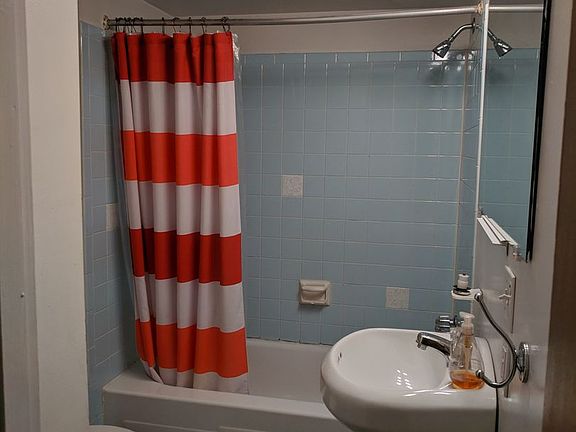3rd image of 327 Meyran Ave APT 1