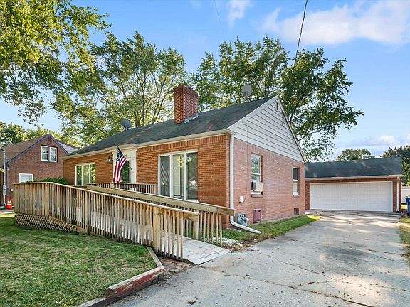 2nd image of 815 N 10th St