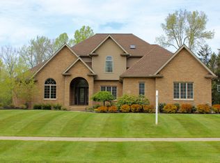 4426 Stone Creek Dr, Erie, PA 16506
