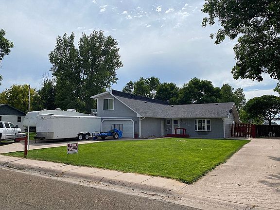 3rd image of 1060 S Bowman Ave