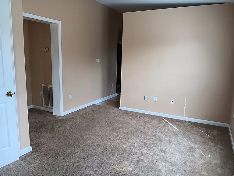 215 Teel St — Photo 3