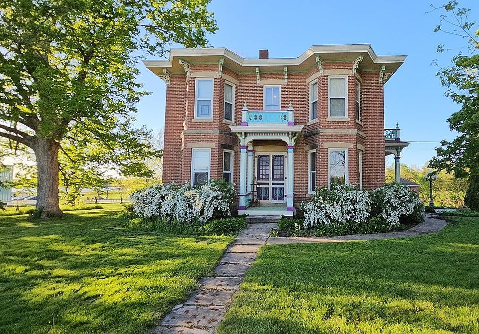 1st image of 521 Palisades Rd SW