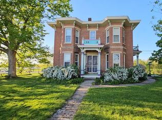 521 Palisades Rd SW, Mount Vernon, IA 52314