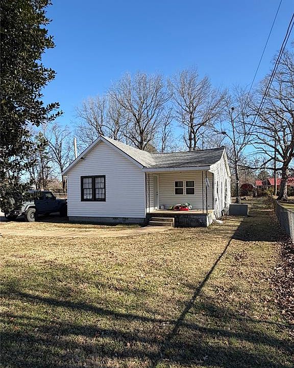 1st image of 2418 Channon Dr