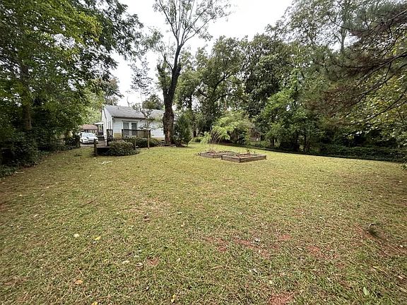 3rd image of 1364 Merry Ln NE
