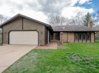 2844 Otto Ct, Green Bay, WI 54313