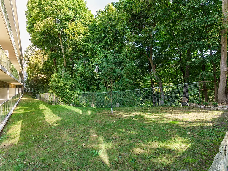 49 Glen Elm Ave — Photo 32