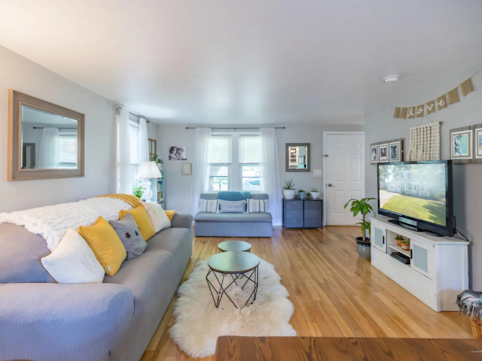 3 bed, 1.5 bath, 1359 sqft, $3,100 — Photo 4