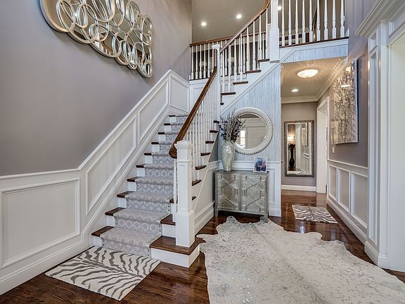 3rd image of 108 Woods Ct