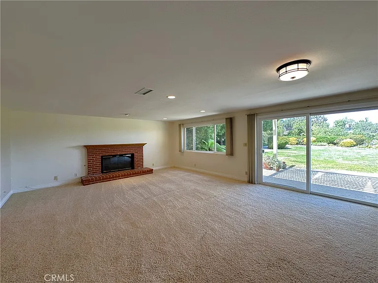 26543 Academy Dr — Photo 18