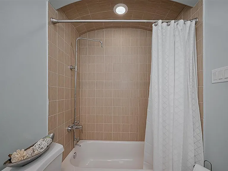 3940 Feagan St — Photo 36