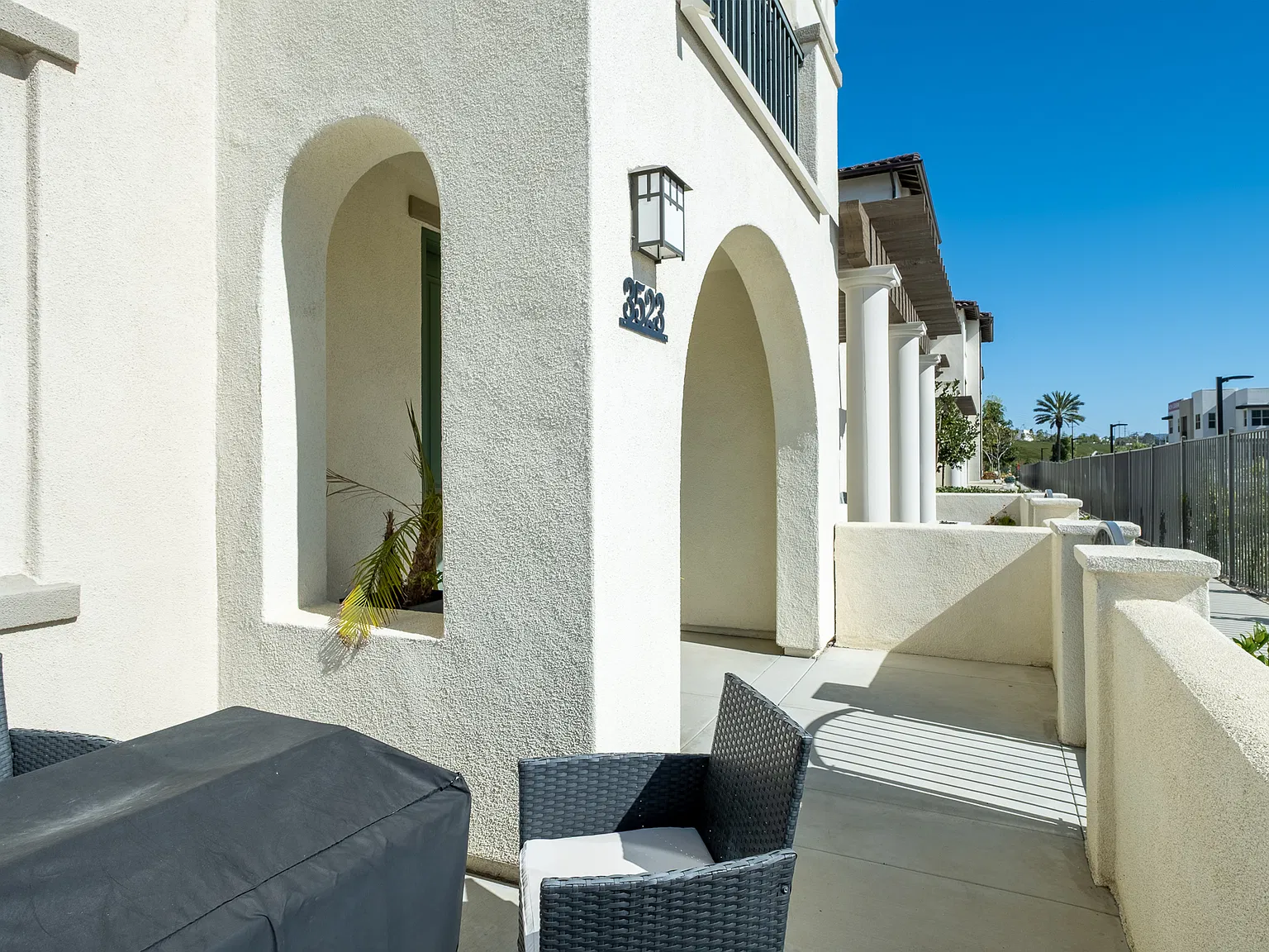 4 bed, 2213 sqft, $4,500 — Photo 3