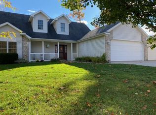 403 Beechwood Dr, Ossian, IN 46777