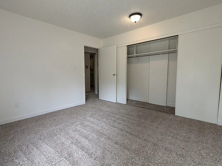 Autumn Ridge Apartments — Photo 14