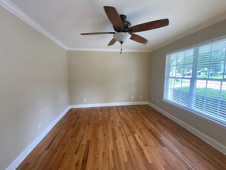3057 Holly Brook Cir NE — Photo 2