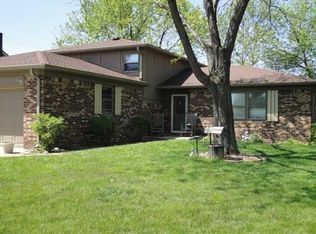 216 Lake View Dr, Greenfield, IN