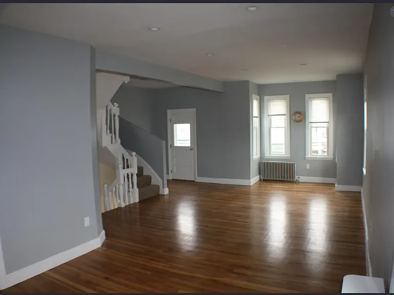 8 Wesley St #2 — Photo 2