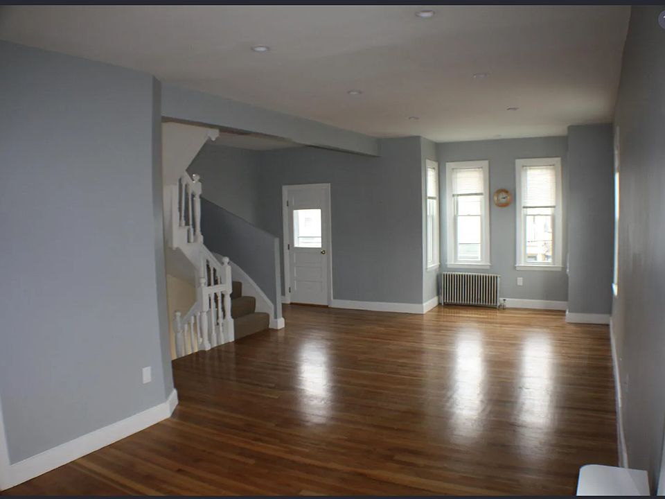 1st image of 8 Wesley St #2