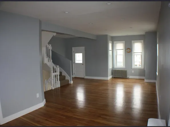 8 Wesley St #2, Somerville, MA 02145