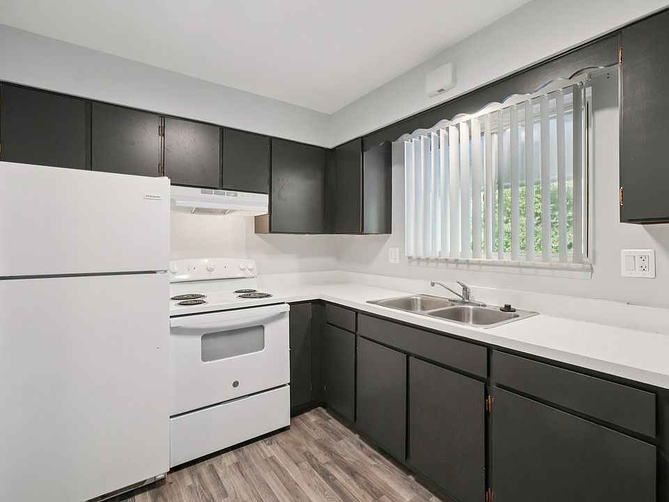 21B (2 Bedroom 1 Bath Standard)- Kitchen