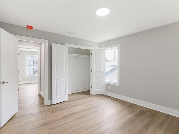 4th image of 759 Mountain Ridge Way S #1