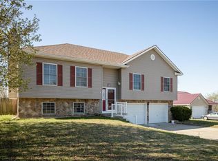 1805 W 7th Street Ct, Knob Noster, MO 65336
