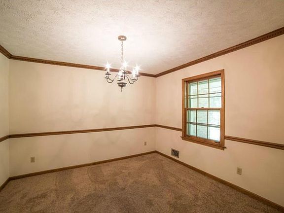 4th image of 548 Maple Wood Dr