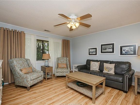 4th image of 25 Deallyon Ave APT 138