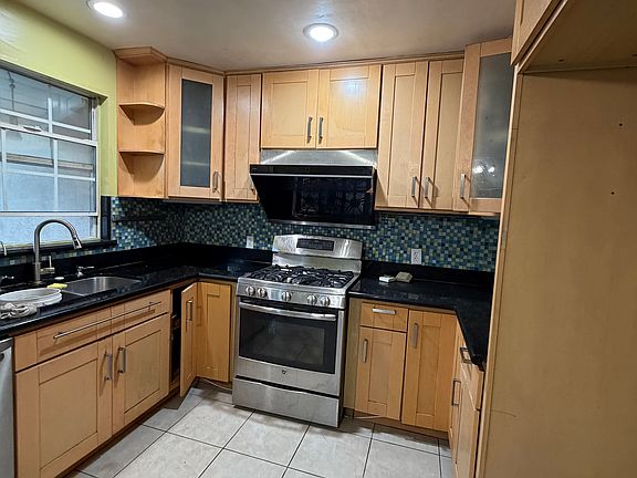 2nd image of 9972 Bogue St