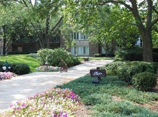 2 Oak Brook Club Dr APT C108, Oak Brook, IL 60523