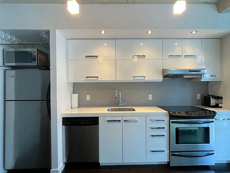 55 Stewart St #524 — Photo 8