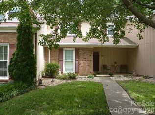 6805 Cabot Cres, Charlotte, NC 28226