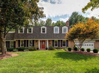 1211 Trotting Horse Ln, Great Falls, VA 22066