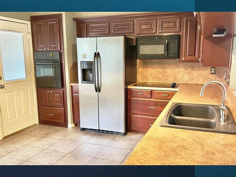 439 Woodrail Dr — Photo 6