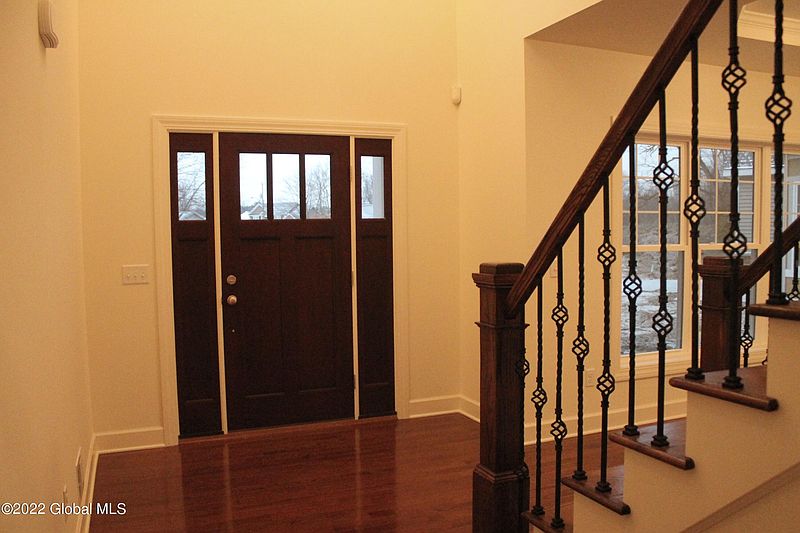 4th image of 40 WATERFORD Avenue