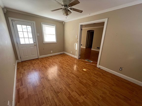 2nd image of 631 Beatrice Ave