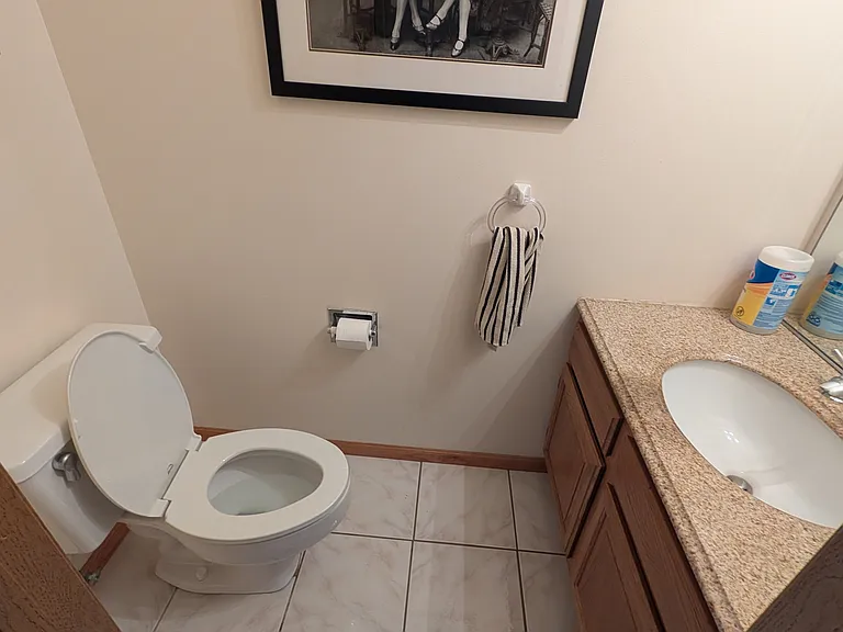 410 Orleans Ave — Photo 10
