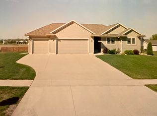 108 Whitetail Rdg, Hudson, IA 50643