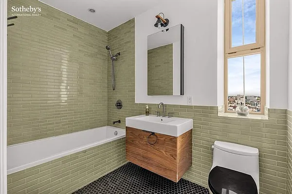 Rented by Sotheby's International Realty | media 23